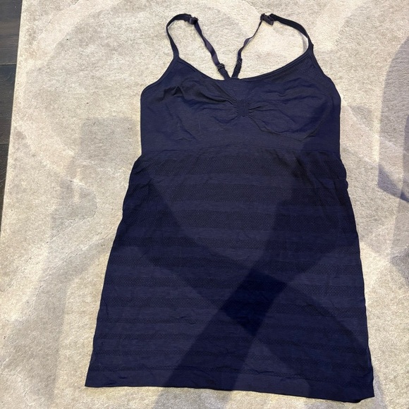 Lululemon Ebb & Flow Tank - Picture 4 of 5